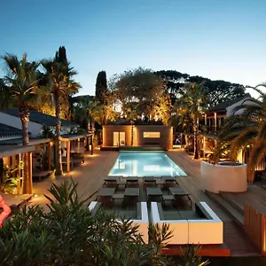 Cosy, & Hotel
